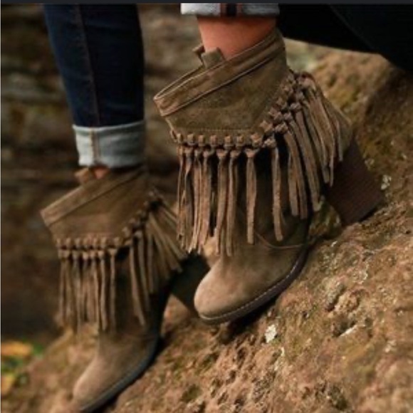 Sbicca Brown Fringe Heeled Boots - Picture 1 of 2
